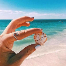 Load image into Gallery viewer, Malibu Beach Curved Wave Abstract Ring
